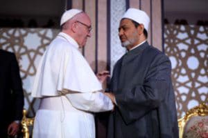 Le Pape François dit « Aucune violence ne peut être perpétrée au nom de Dieu »