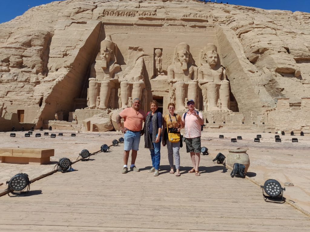 Bonjour à tous

Nous revenons de notre séjour en Egypte avec l’agence Terra Trip et c’était génial.
Ahmed, Ali nos guides sont trop sympas et ils maitrisent leur sujet; merci à vous car nous avons passé un agréable moment en votre compagnie.

Merci également à Amro qui est à notre écoute et assure aussi
Nous recommandons cette agence les yeux fermés car ils sont très professionnel

Un grand merci à toute l’équipe

Astrid, Ahmed, Thierry et Patricia